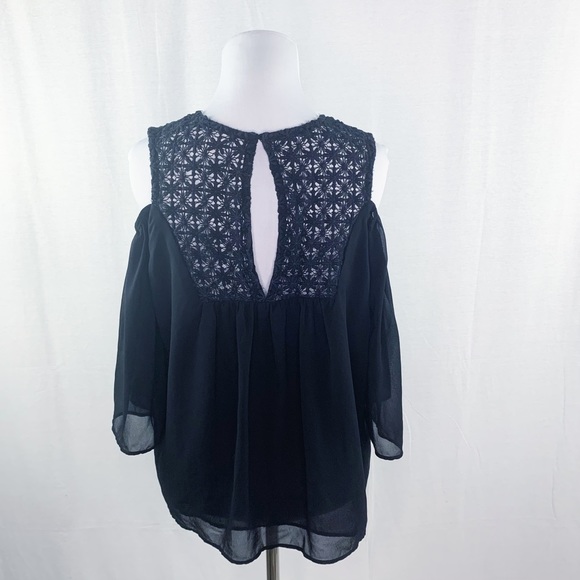 Toska cold shoulder black top - Picture 6 of 10